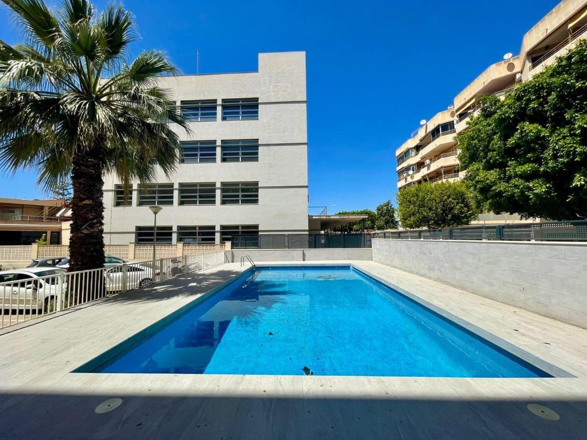 Portus With Pool Apartament *